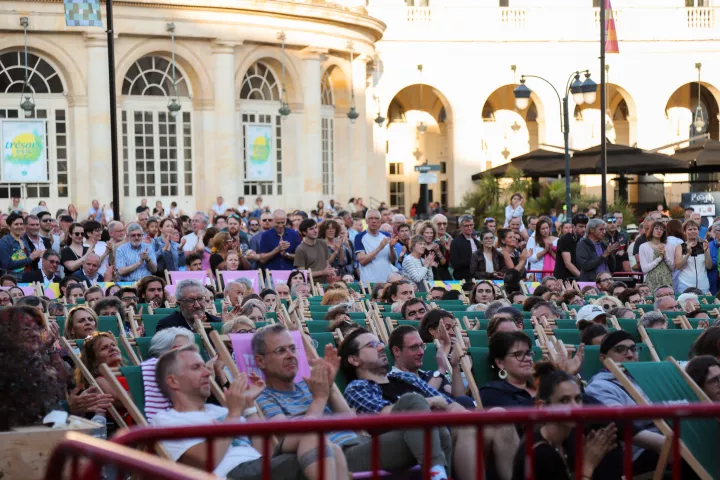 Opéra sur ton transat Vue de la foule